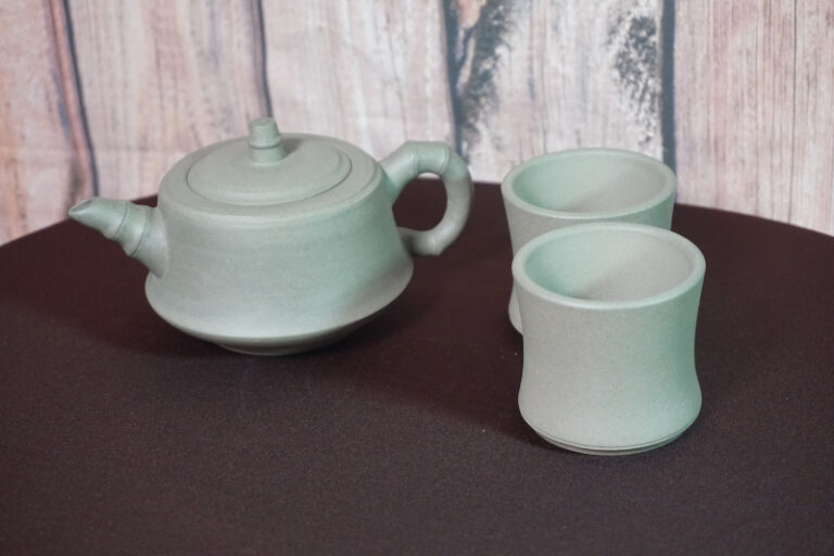 Yixing Bamboo Teapot & 2 Cups Reed's Handmade Incense